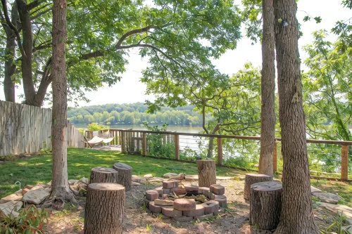 Sunrise Bluff Lakefront - in family-friendly area w/ great view of Grand Lake - 3-Star