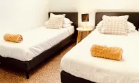 Cosy 2 bedroom cottage in quiet area close to shops and restaurants - 4-Star