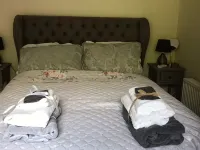 Relaxing couples getaway with hot tub Congleton otelleri