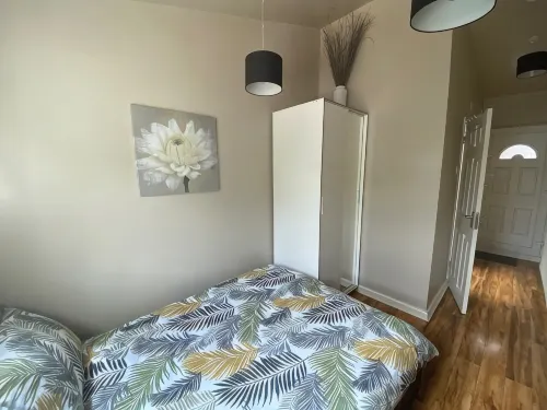 Private room and bathroom with own entrance near Warwick town ctr - Apartments