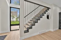 The Modern Glass Haus - Main St - DT Port Sanilac, walkable, hot tub open!