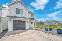Seaside Riverfront Escape • HotTub • Walk to Beach