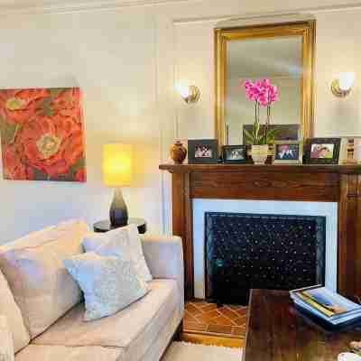 1-bedroom condo in Beverly Hills Others