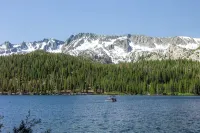 Spring Ski Escape – Steps to Lifts in Mammoth