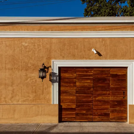 Casa Clementina. Rustic on heart of historical midtown w/pool and amenities.