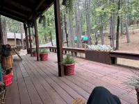 Cozy 3-bedroom cabin in superb Arnold with WiFi and a Spa