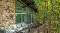 The Hillside Hideaway, a stunning retreat located in the heart of Bryce Resort