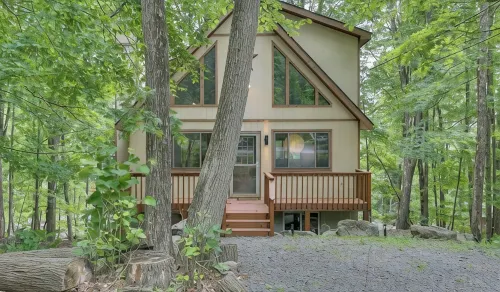 Lakes and Beaches with Resort Amenities at the Hideout