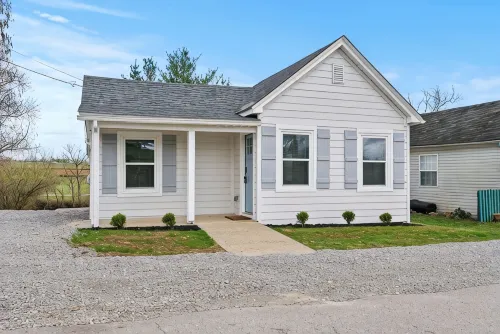 Elkhorn Cottage - Peaceful Creekside Stay