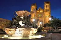 Pvt Lux Boutique Suite with Lush Patio: Historic San Francisco - 99 Walk Score - Holiday Apartments