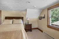 In town spacious home hot tub WIFI minutes from area attractions
