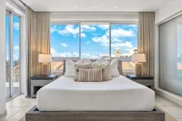 Exquisite Oceanfront Corner Condo.  Unmatched Views & Luxurious Amenities - 廚房