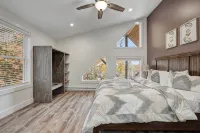 New Modern Luxury Lakeview Haven: Lake Access,HotTub, Game Room, FirePits, Ski - Gym