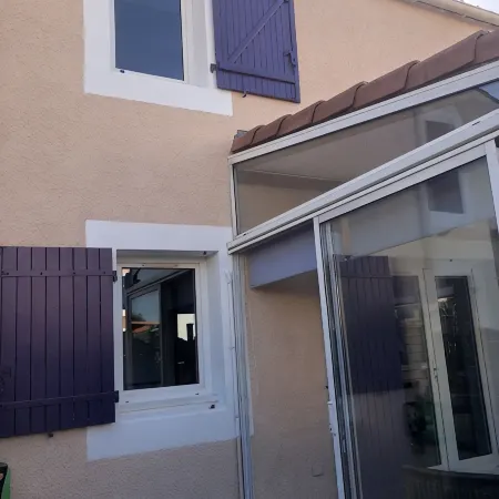 3-bedroom house with veranda, air-conditioning and attractive features.