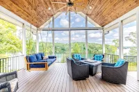 Lake Keowee waterfront Escape! - Gym