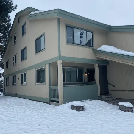 Modern McCall Mountain Gem -- Pet-Friendly -- Less Than 1 Mi to Lake & Downtown
