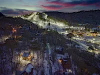 Beech Mtn: Walk to Slopes, Sleeps 9, Pet Friendly, Mountain Views, Cozy Retreat - 4-Star