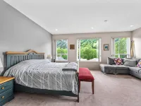 The Marmot's Den - Large Family-Friendly Ski Retreat in Sun Peaks Hotels in Sun Peaks