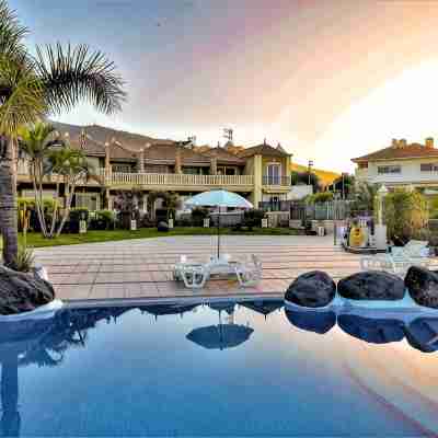 Apartment in residential with pool Fitness & Recreational Facilities