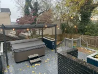 Clifton Scenic Lodge 3BR 2BA: Private Hot Tub, Spacious Patio, Offstreet Parking