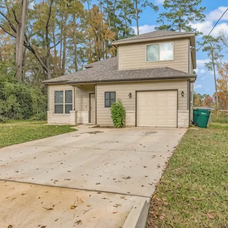 Spacious 4 Bd Home w KING Bed