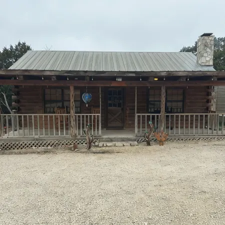 "Bearly Beehavin" 2-bdrm 1 bthrm cabin  with WiFi, AC.  Unwind & relax in ConCan Отели в г. Конкан