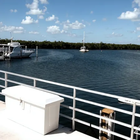 Aqua Lodge Houseboat "Calypso"