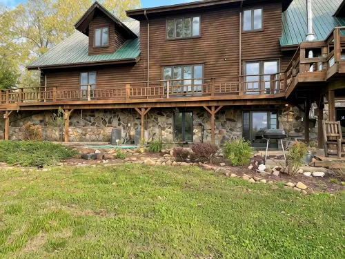 Escape to Your Mountain Retreat, Minutes from Buffalo Point, Pet Friendly - 3-Star
