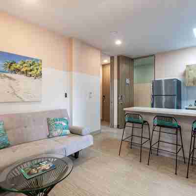 Gold Standard | Tropic Suite Others