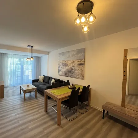 City-Apartment - The modern vacation apartment in Borna Hotele w: Borna
