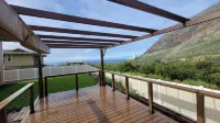 New home. Stunning ocean and mountain views. 5 Minutes from the beach - Wifi