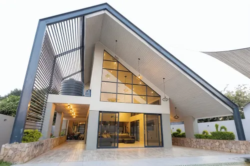 Architect-Designed Home with Pool - Private Pools