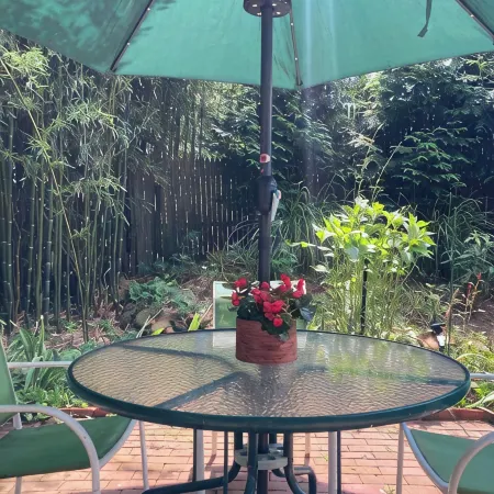 East Hampton/Springs Cottage- minutes walk to sea