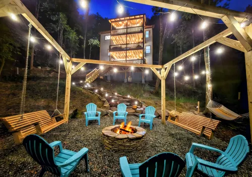 Lux Home, Hot Tub, Firepit, Game & Movie Rooms, Boone-12Min