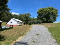 Clean! Pet friendly, New construction, 2 bedrooms, 2 bathrooms, washer-dryer - Homestays