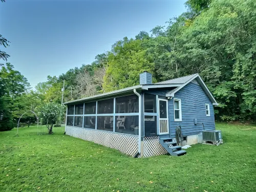 Creekside Cottage Near Nashville- Pet Friendly! - 3-Star