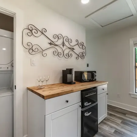 Charming guest studio in the heart of Liberty Hill