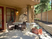 Spacious Sun Valley Retreat - Hot Tub + Walk to River Run & Downtown