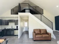 Loft near Bennett Springs State Park - Wifi