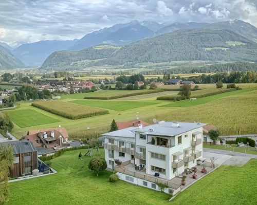 Garni Schorneck Hotels in Brunico