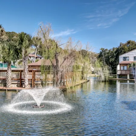 ONE BLOCK from the beach! Weekly and monthly discounts offered.