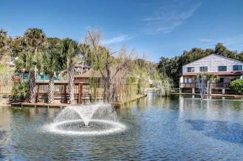 ONE BLOCK from the beach! Weekly and monthly discounts offered.