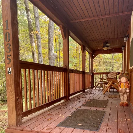 Cabin in the Woods - 5 Miles to Dayton Boat Ramp! 2 miles to NACA Fort Bluff!