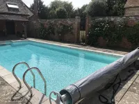 The Dovecote, Historic Cottage in a Peaceful Garden - Pools