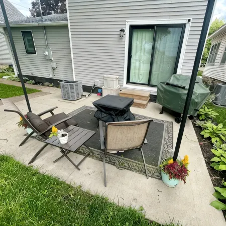 Charming 3-bedroom, 2 bathroom house with outdoor space in Winona