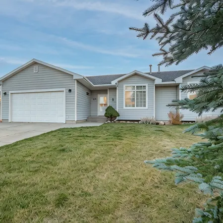 Family Friendly Townhome w/ Hot-Tub