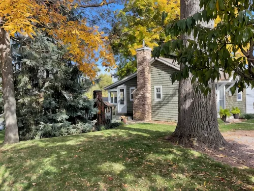 Indian Lake Treehouse Waterfront Cottage - 3-Star