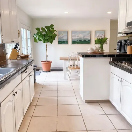 Family Friendly Homestead + 2 Aquarium Passes located 25 minutes from Monterey