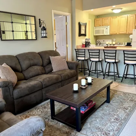 Steps to slopes at Bryce Resort! Family-sized condo with balcony and fireplace