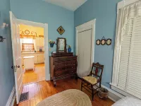 Historic Cottage - Walk to Downtown & Trails Hotels in Ogle County